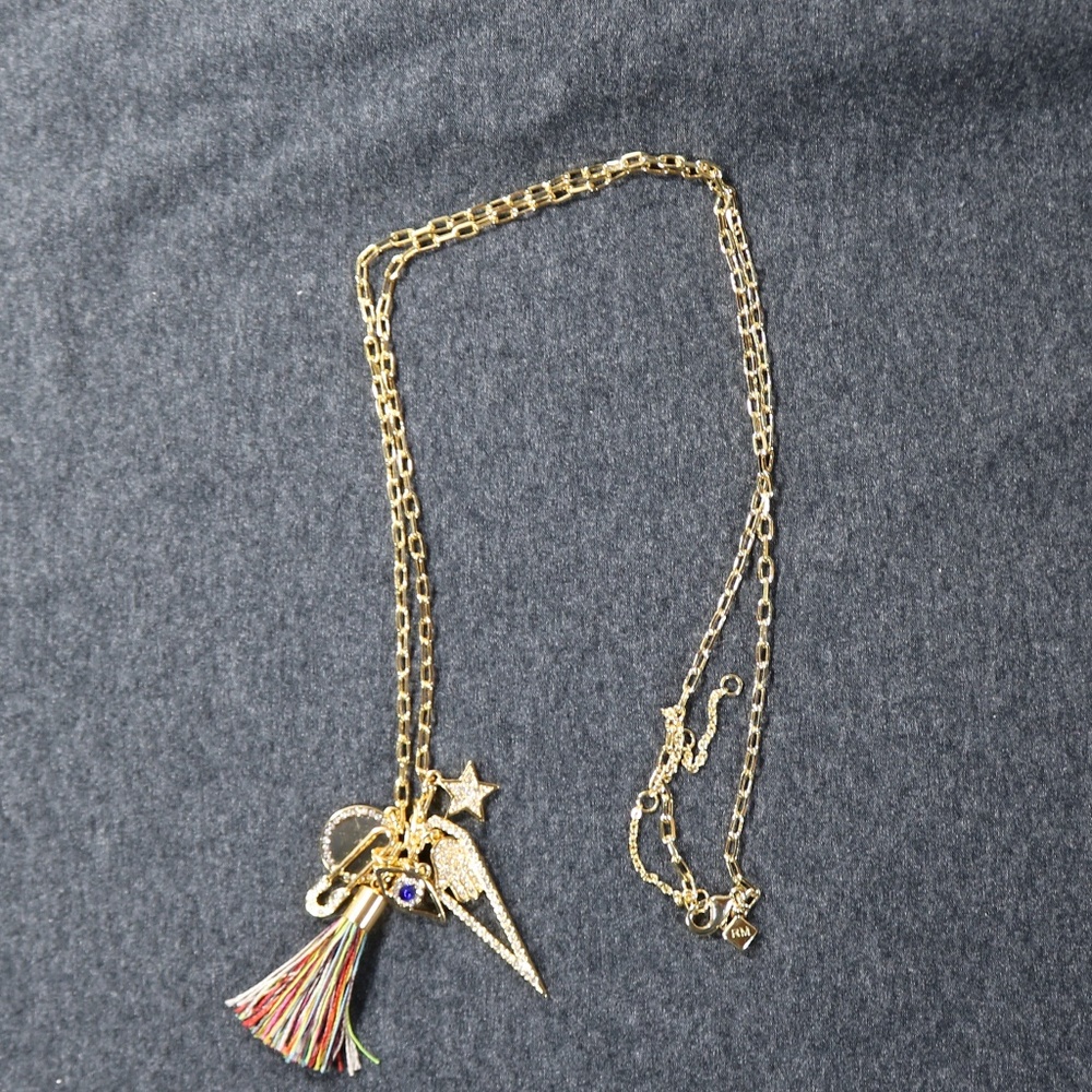 costume jewelry RM gold tone necklace